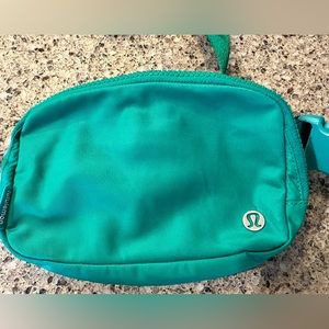 Lululemon Green everyday belt bag. Very gently used.